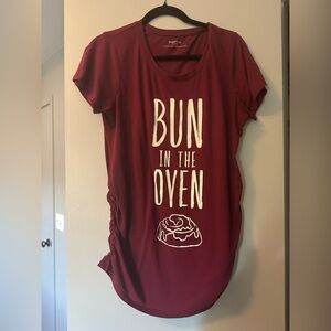 Motherhood Maternity Burgundy Short Sleeve 'Bun in the Oven' Tee